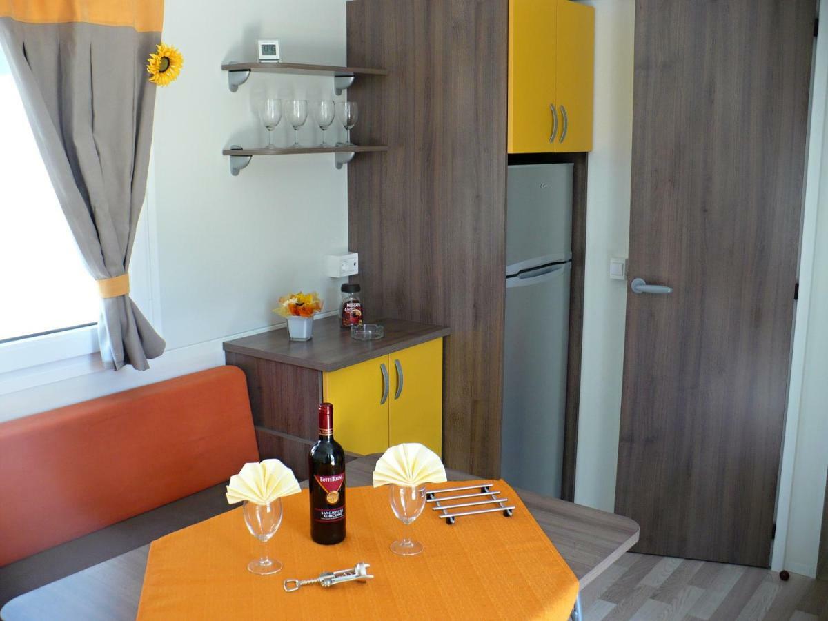 Victoria Mobilehome In Solaris Fkk Naturist Camping Resort Poreč Exterior foto